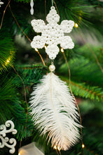 Load image into Gallery viewer, Feather snowflake dangling ornaments - Set of 2
